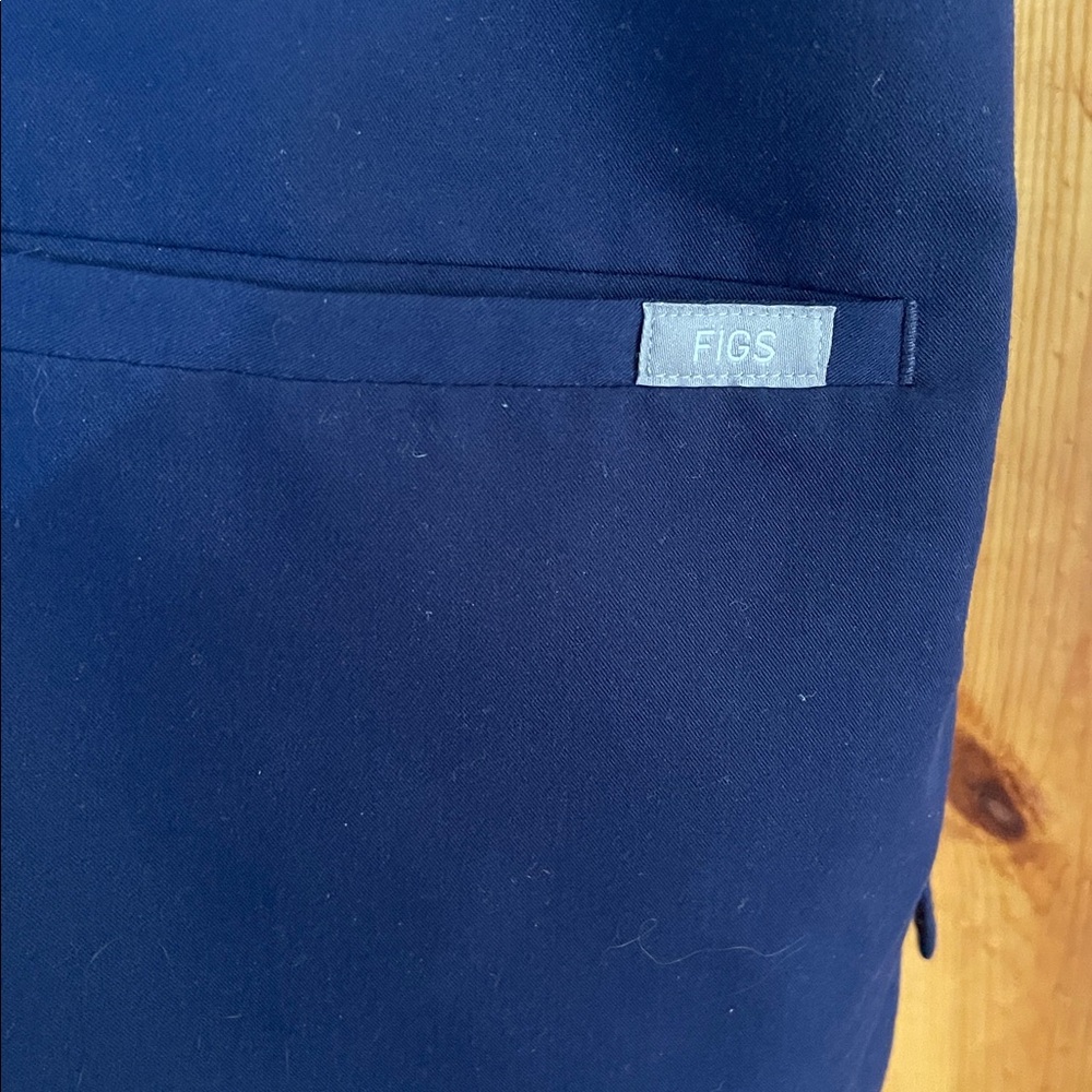 Figs Catarina one pocket scrub top women’s nurse scrubs navy blue Size XL - Picture 5 of 11